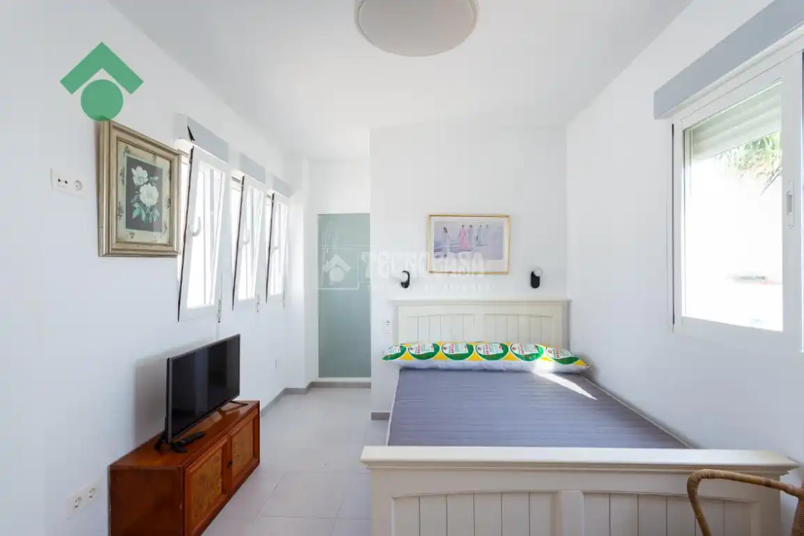 Bedroom of Detached homes for sale in Almuñécar  with Furnished
