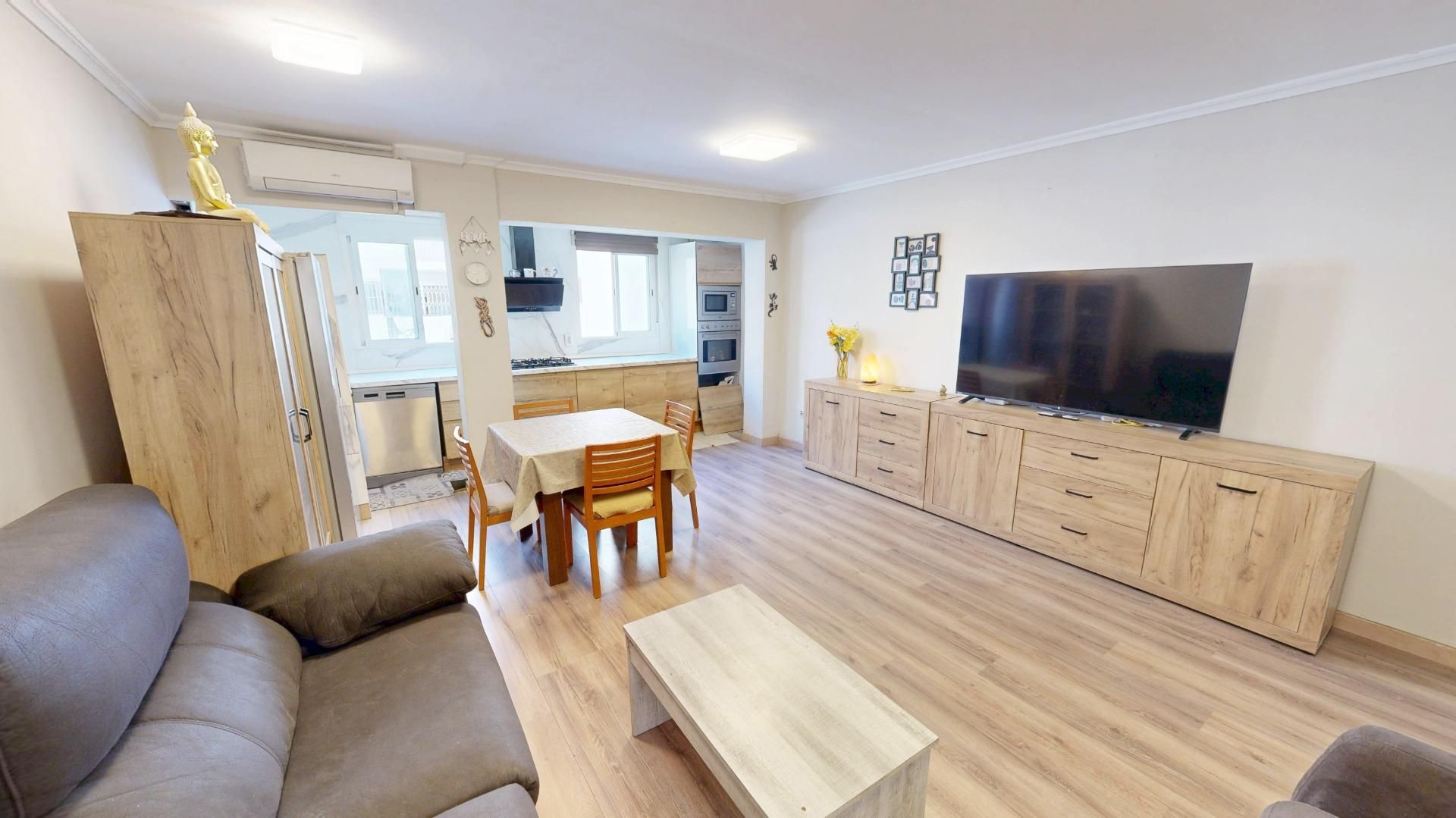 Living room of Flat for sale in  Valencia Capital  with Air Conditioner and Balcony