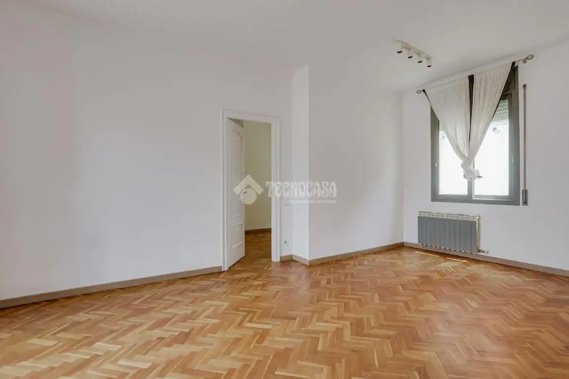 Sala de estar de Piso en venta en Barcelona con Calefacción y Parquet