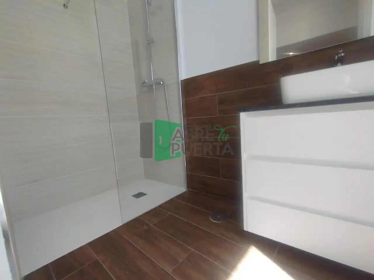 Badezimmer von Maisonette zur Miete in Ourense Capital  mit Heizung, Abstellraum und Balkon
