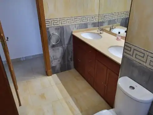 Baño de Piso en venta en Alcorcón con Aire acondicionado y Terraza