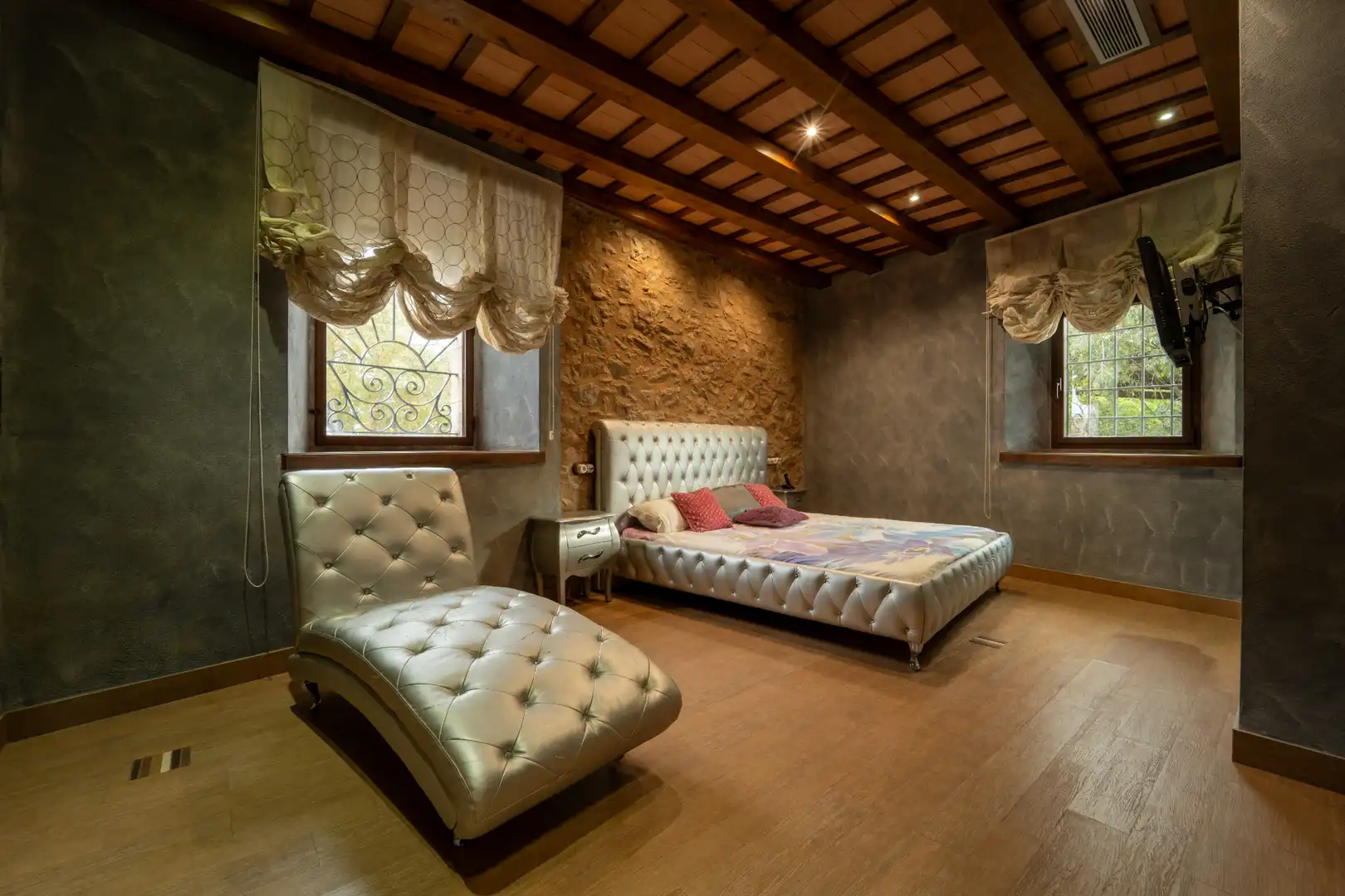 Habitación de Finca rústica en venta en Sant Joan de Mollet con Aire acondicionado, Calefacción y Jardín privado