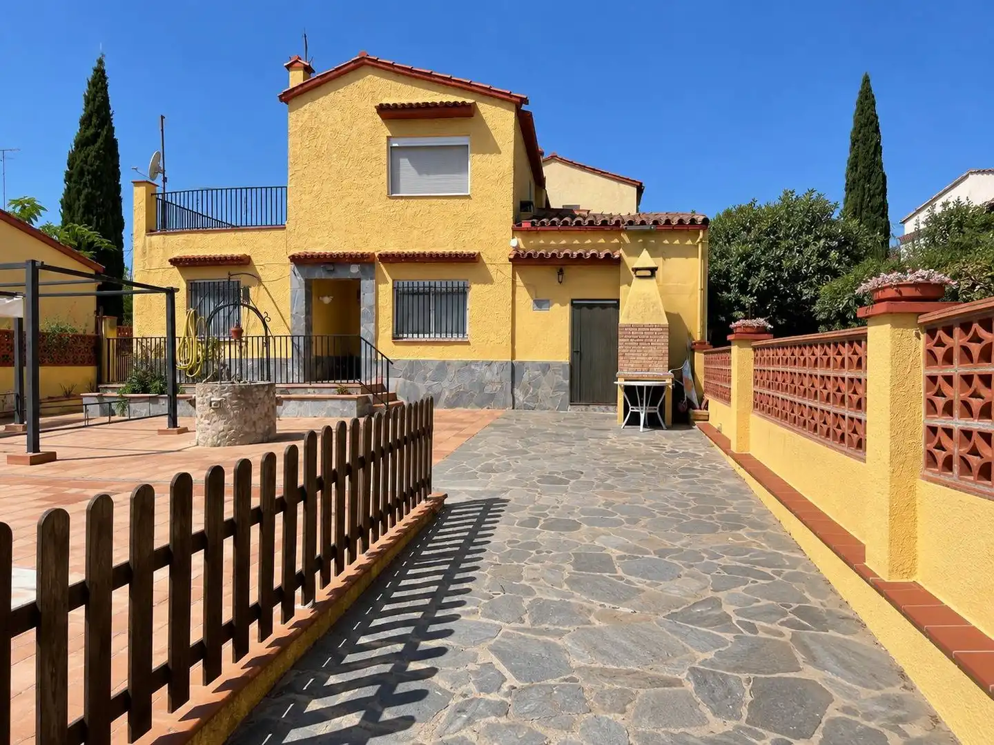 Casa con piscina en venta en Carrer Castelló