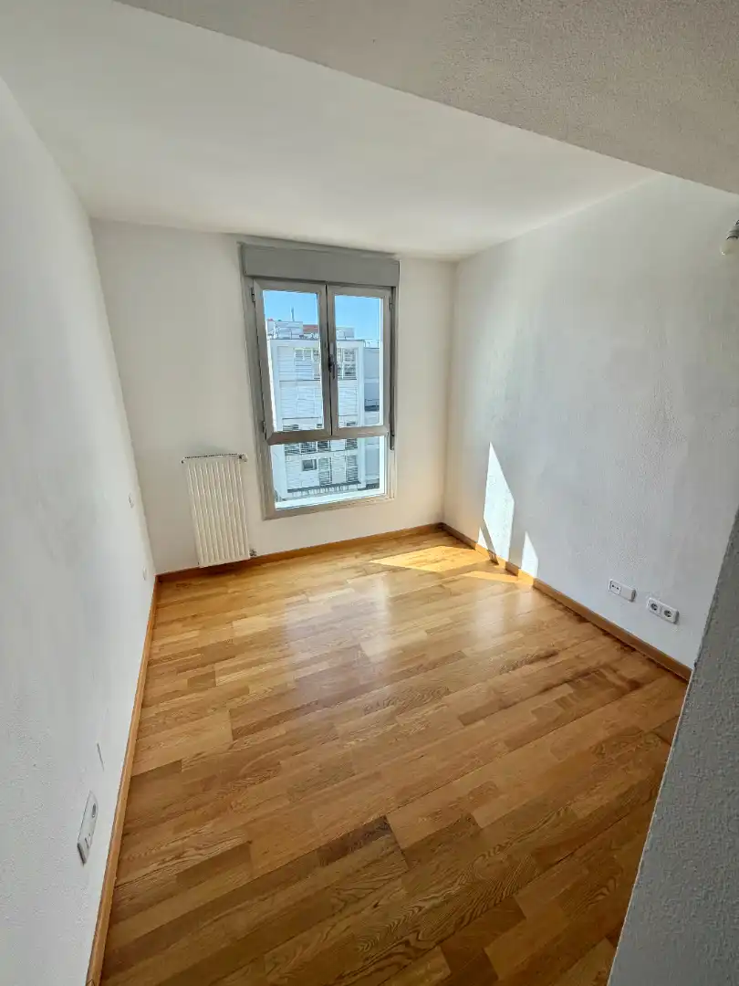Habitación de Piso en venta en Madrid con Calefacción y Trastero
