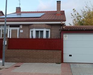 Exterior view of House or chalet for sale in Meco  with Air Conditioner, Heating and Private garden