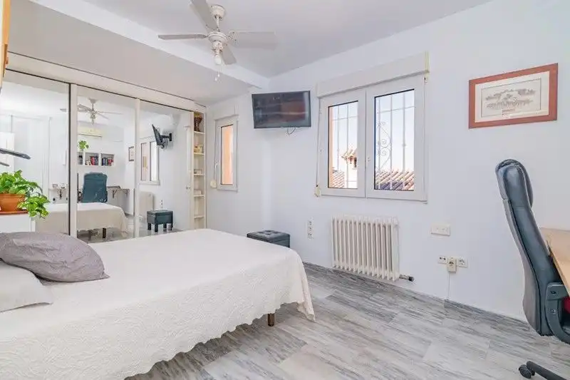 Dormitori de Casa o xalet en venda en Jun amb Aire condicionat, Terrassa i Traster