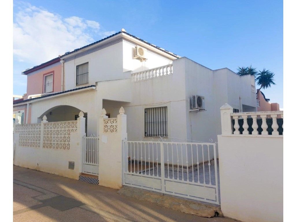 Exterior view of House or chalet for sale in Torrevieja  with Air Conditioner, Private garden and Terrace
