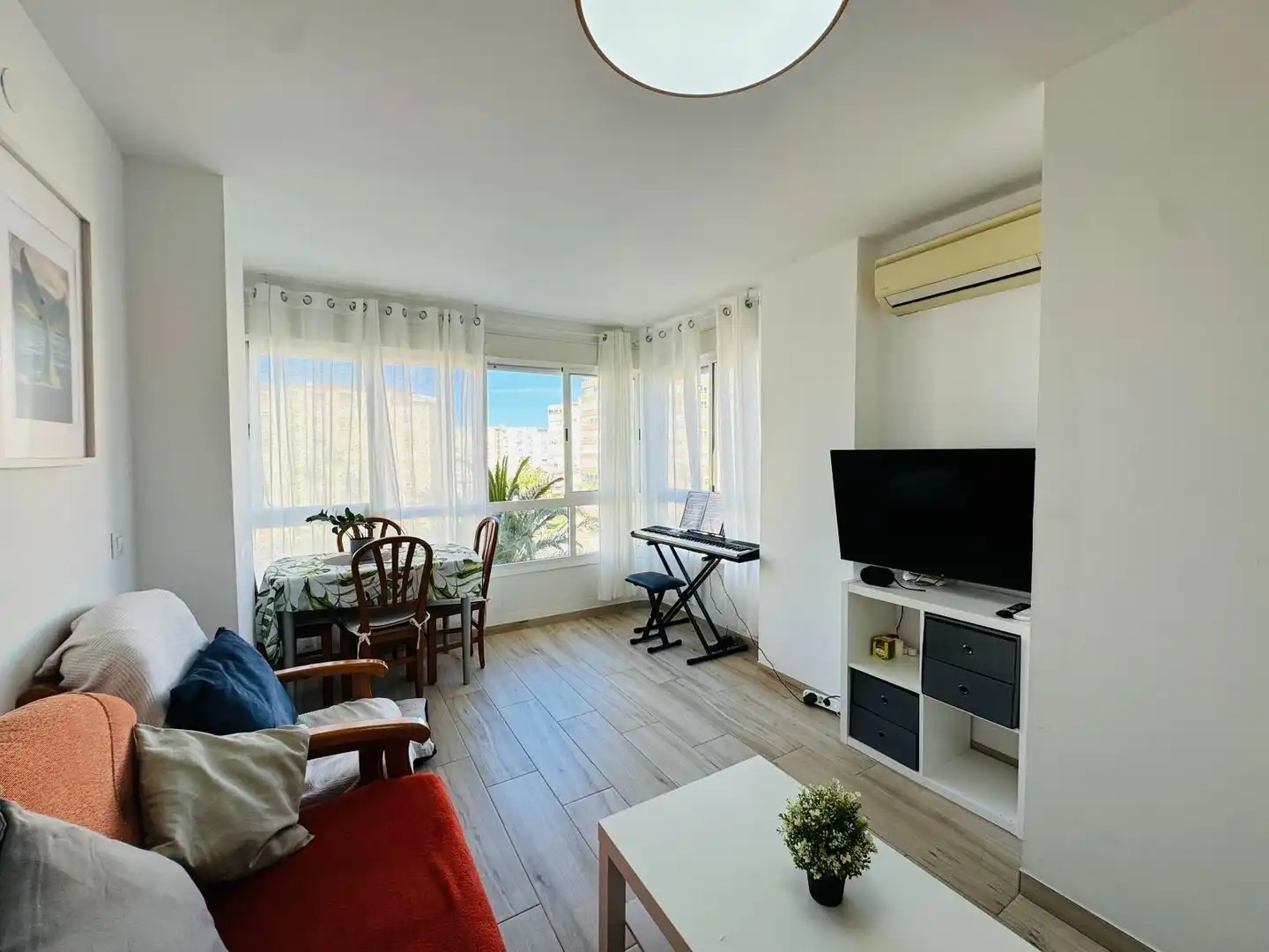 Sala de estar de Estudio en venta en Torrox con Aire acondicionado y Piscina comunitaria