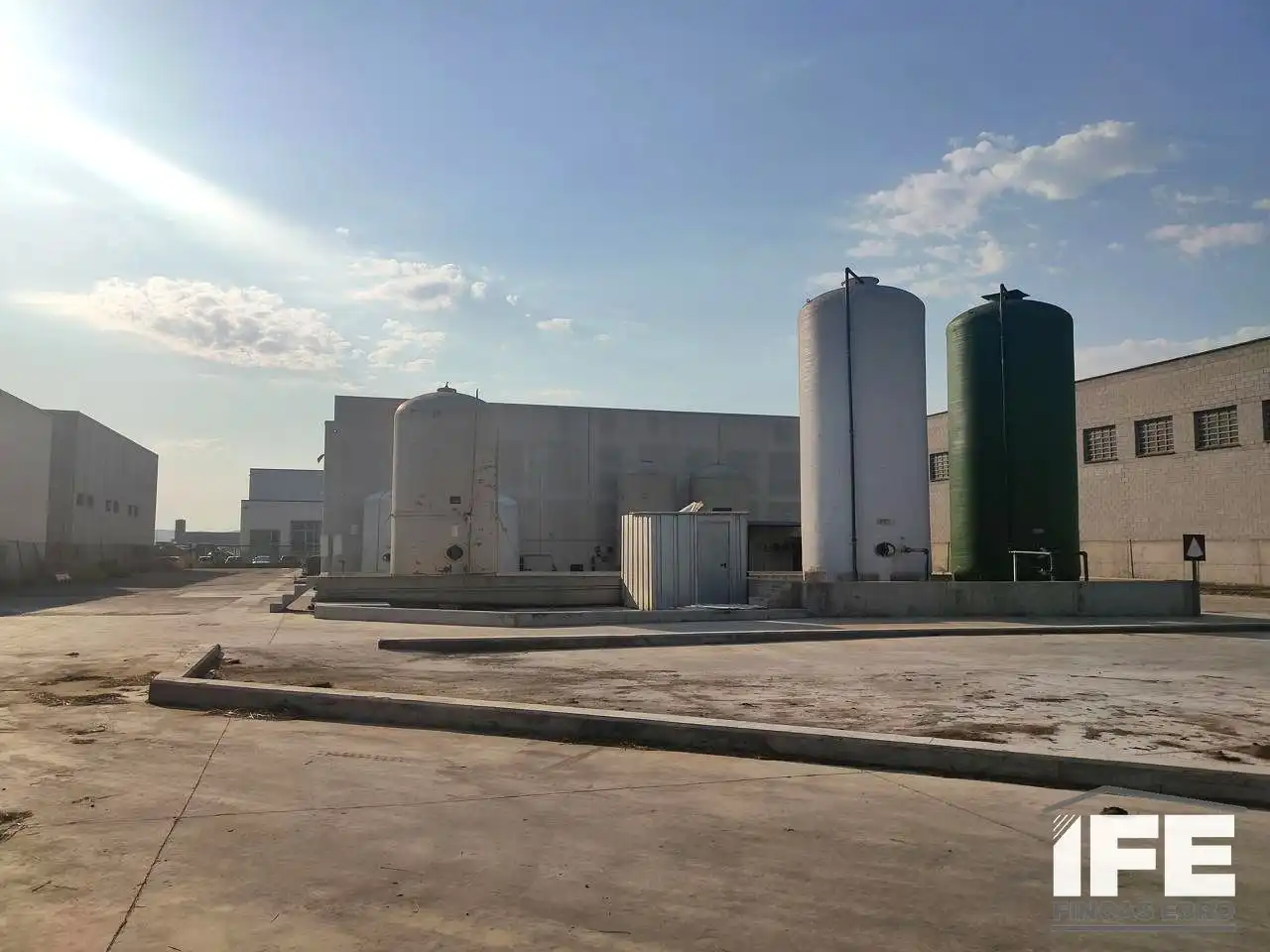 Vista exterior de Nau industrial de lloguer en Alagón