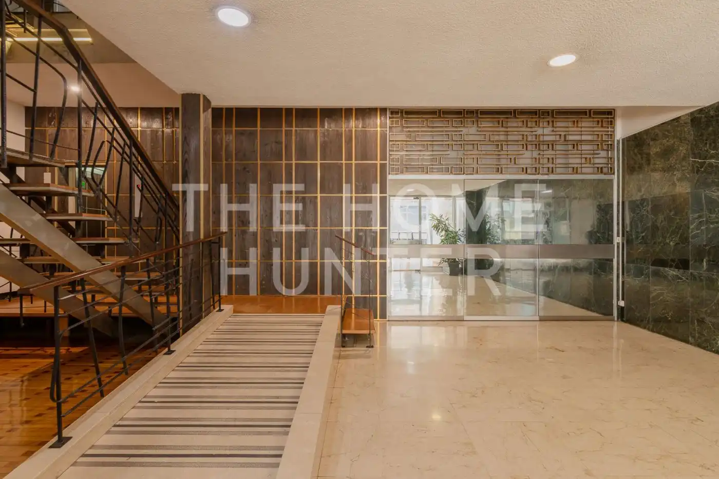 Flat for sale in Barcelona  with Air Conditioner and Heating