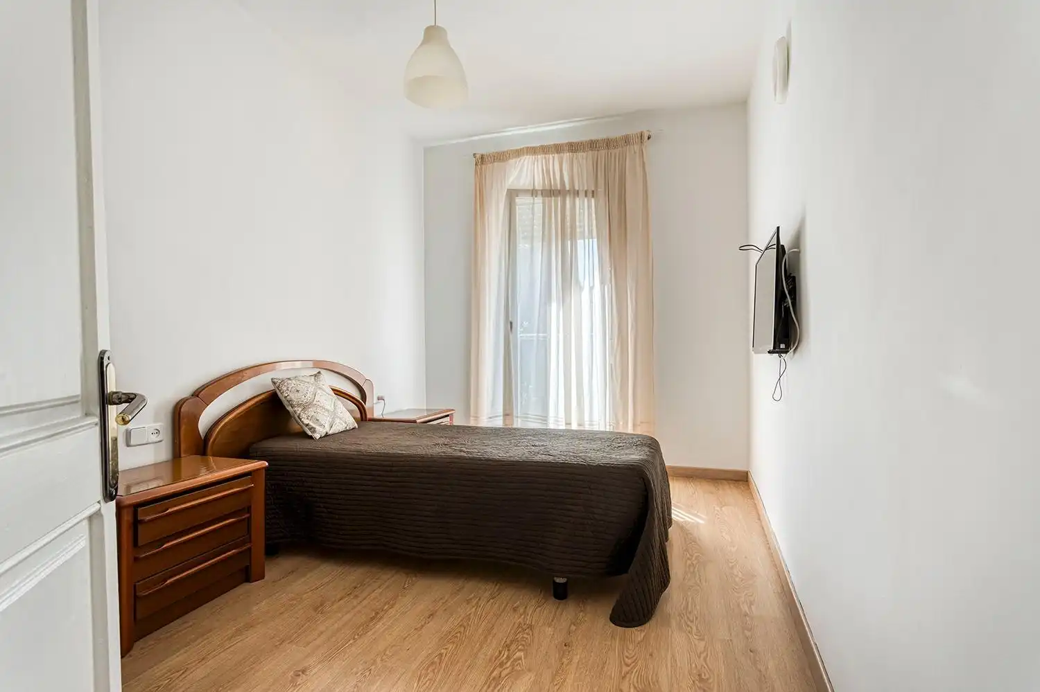 Habitación de Casa adosada en venta en Montmaneu con Trastero, Amueblado y Balcón