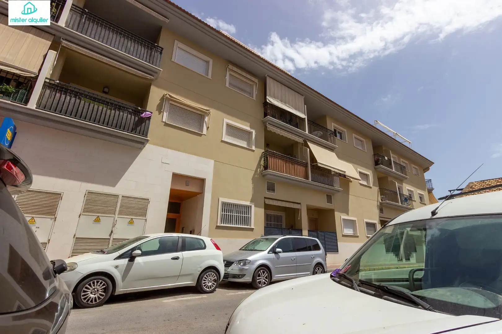 Vista exterior de Àtic de lloguer en El Campello amb Aire condicionat, Calefacció i Terrassa