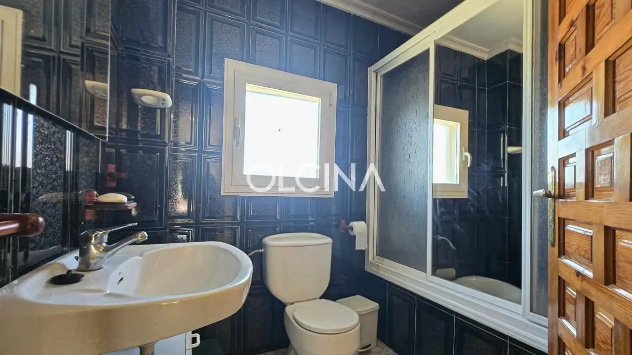 Bathroom of Houses for sale in Banyeres de Mariola  with Heating, Private garden and Terrace