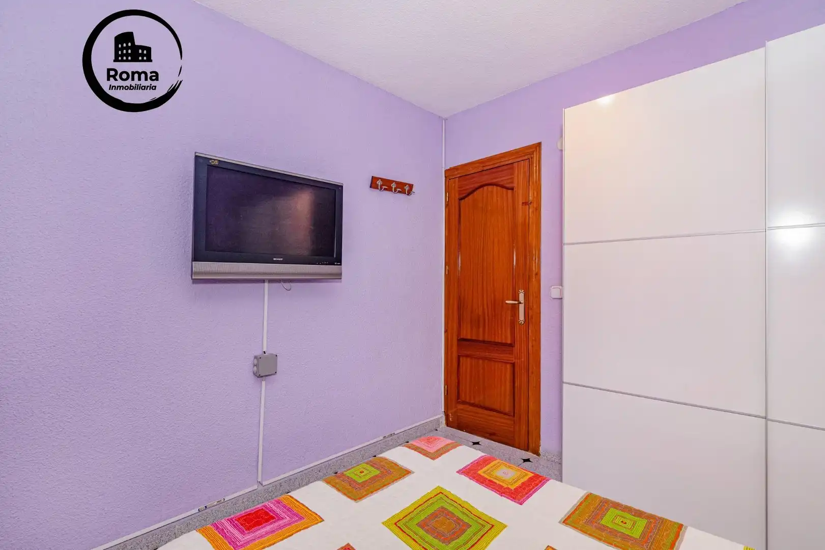 Bedroom of Flat for sale in Granada  with Air Conditioner, Terrace and Storage room