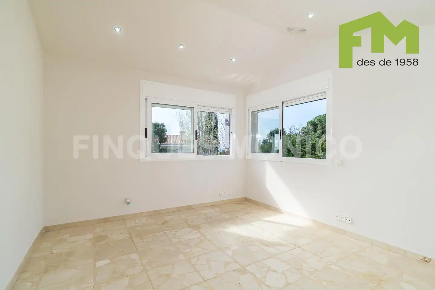 Sala de estar de Casa o chalet en venta en El Masnou con Calefacción, Jardín privado y Terraza