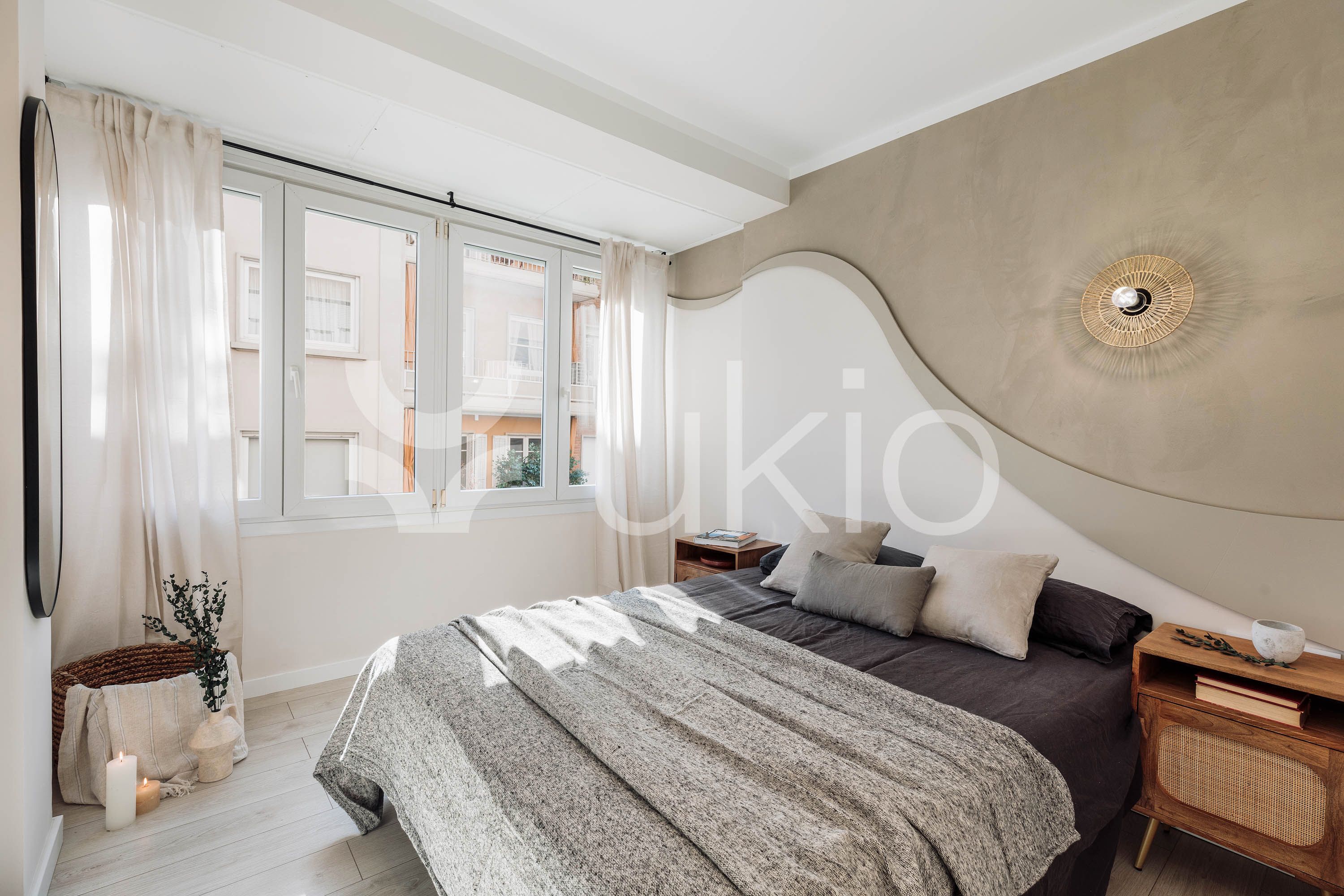 Dormitori de Apartament de lloguer en  Barcelona Capital amb Aire condicionat, Calefacció i Moblat