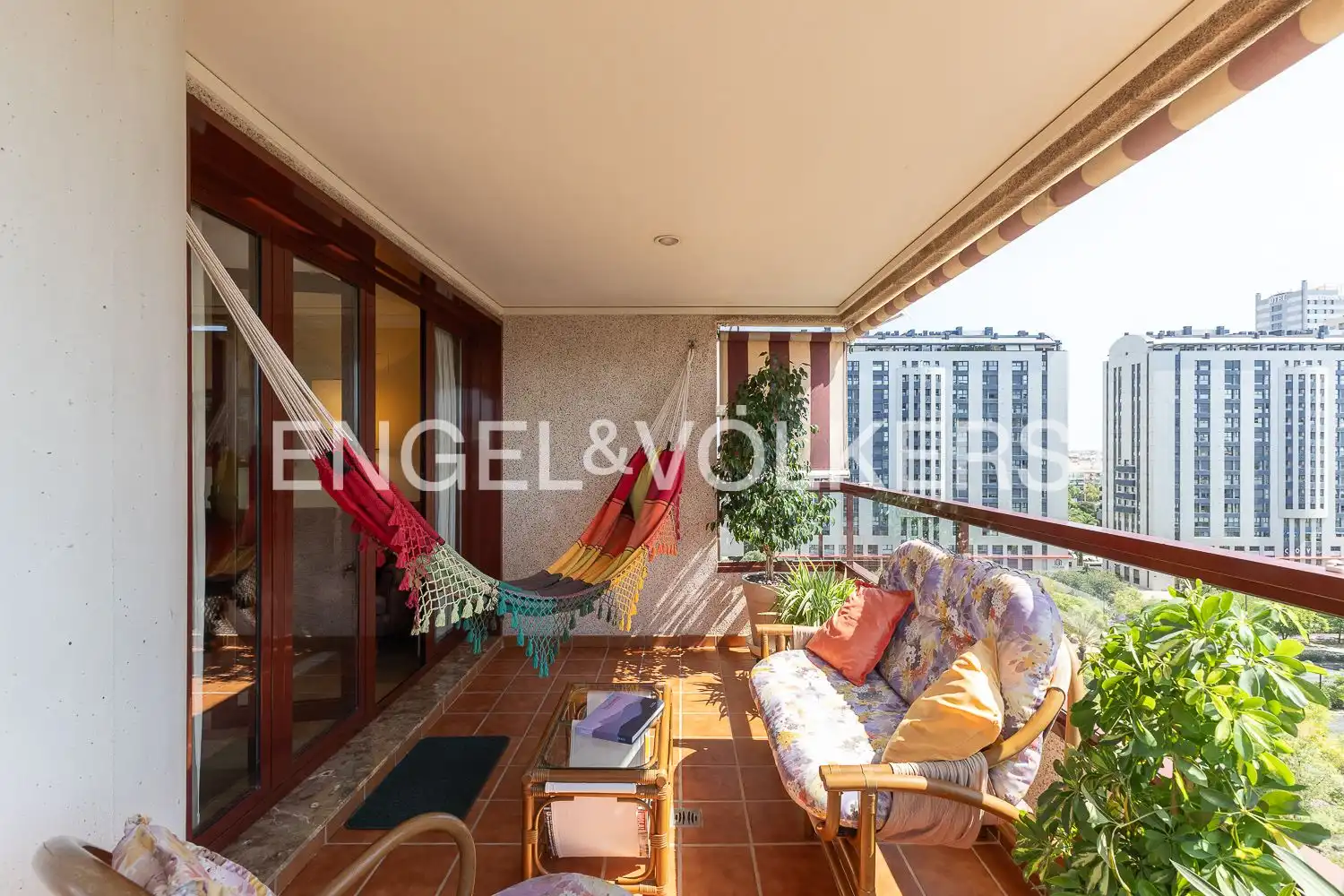 Flat with terrace for sale in Avinguda de les Corts Valencianes, imagen 3