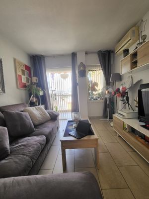 Sala de estar de Piso en venta en Benalmádena con Terraza, Amueblado y Balcón