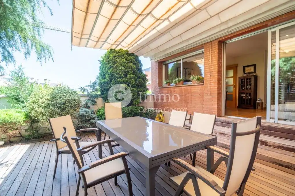 Terrasse von Einfamilien-Reihenhaus zum Verkauf in Lleida mit Klimaanlage, Heizung und Privatgarten