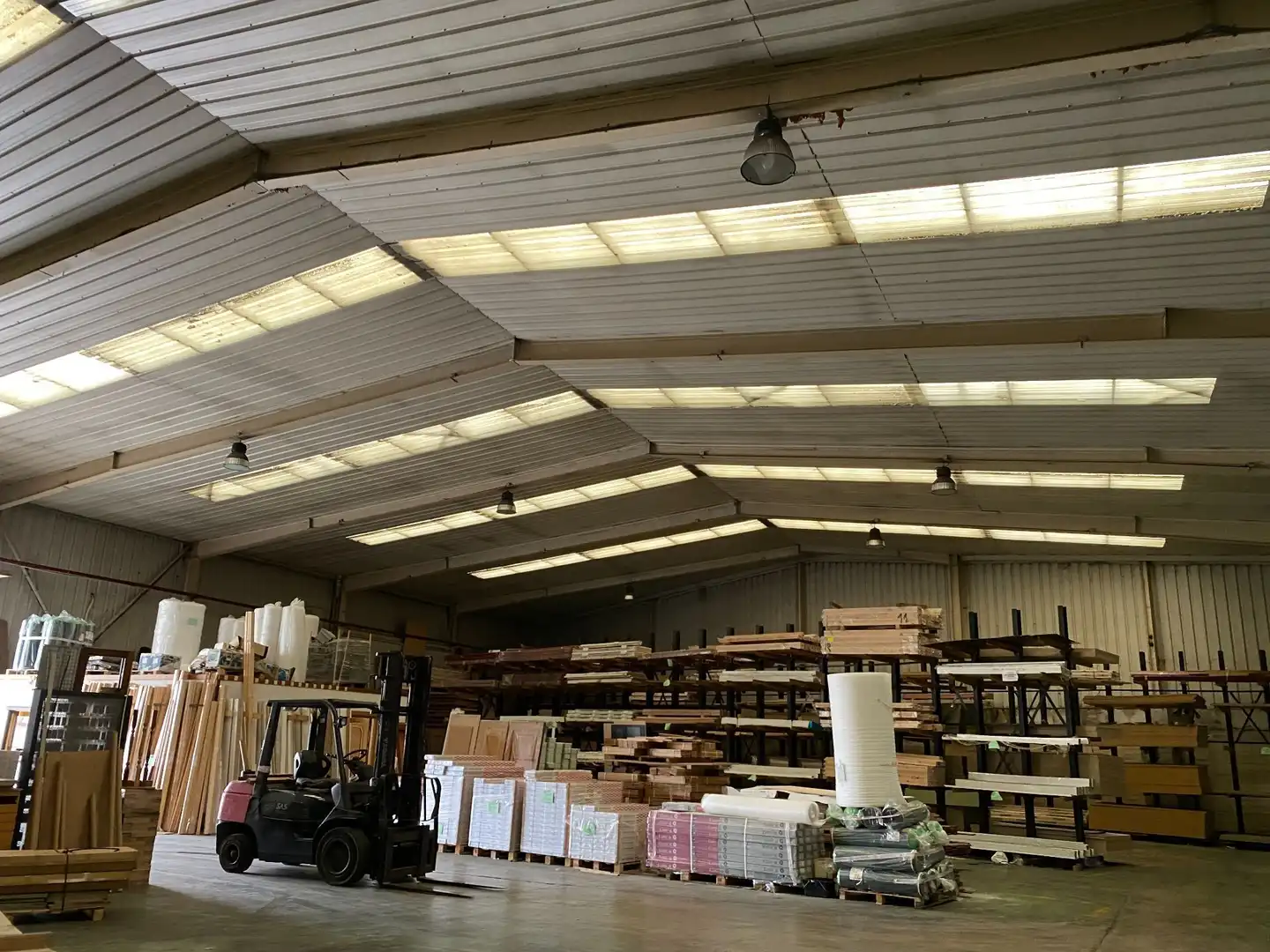 Industrial buildings for rent in Santander