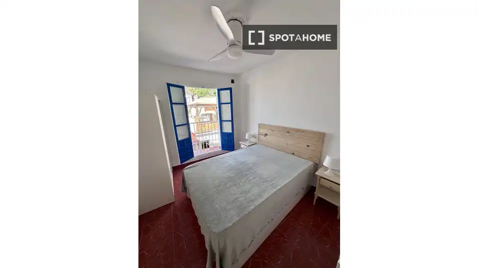 Dormitori de Apartament per a compartir en Cártama amb Aire condicionat, Terrassa i Moblat