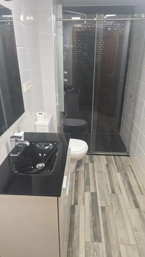 Badezimmer von Wohnung zur Miete in Granada
