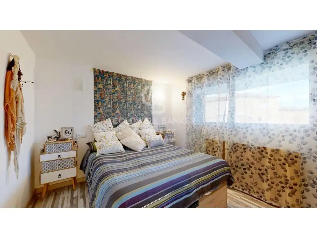 Habitación de Local en venta en Oliva