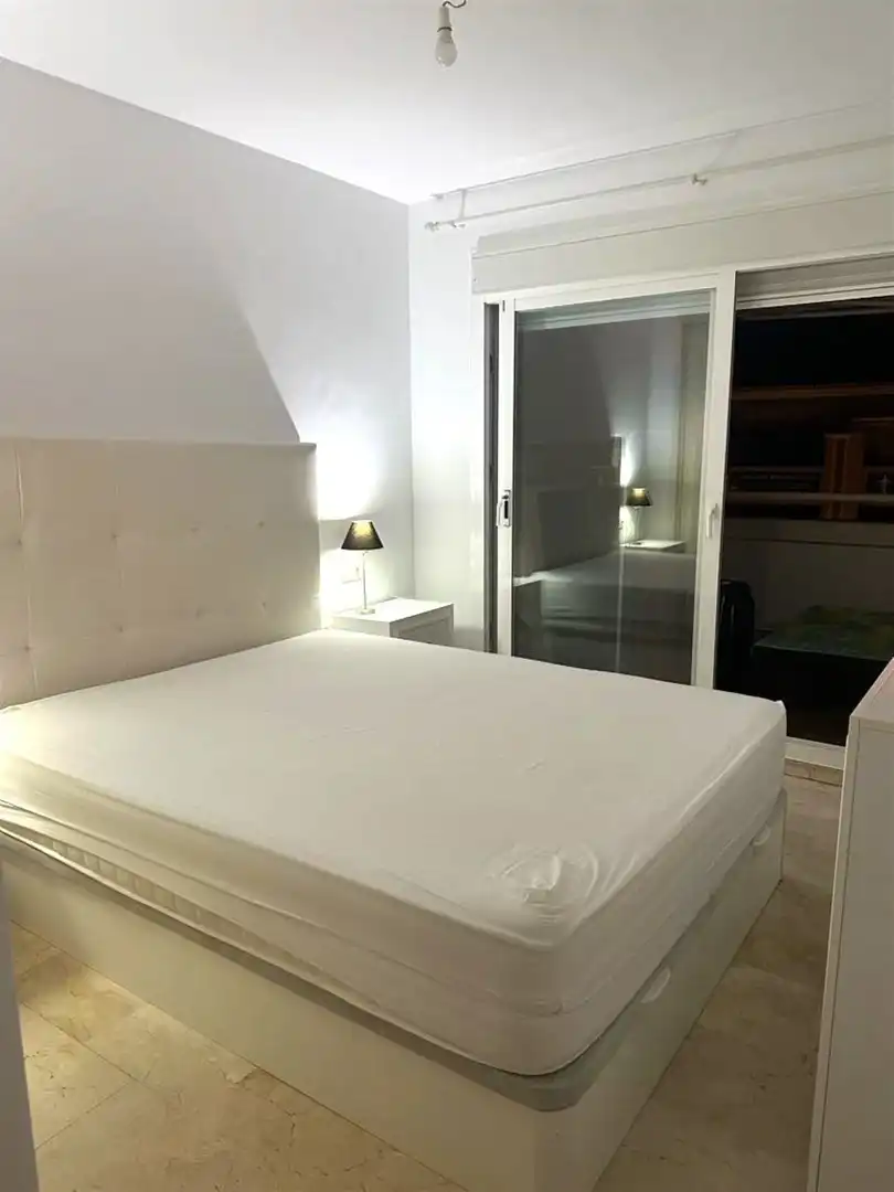 Habitación de Apartamento en venta en Marbella con Aire acondicionado y Terraza
