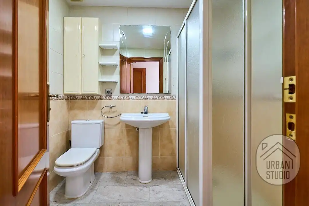 Bany de Casa o xalet en venda en Alicante / Alacant amb Aire condicionat, Calefacció i Terrassa