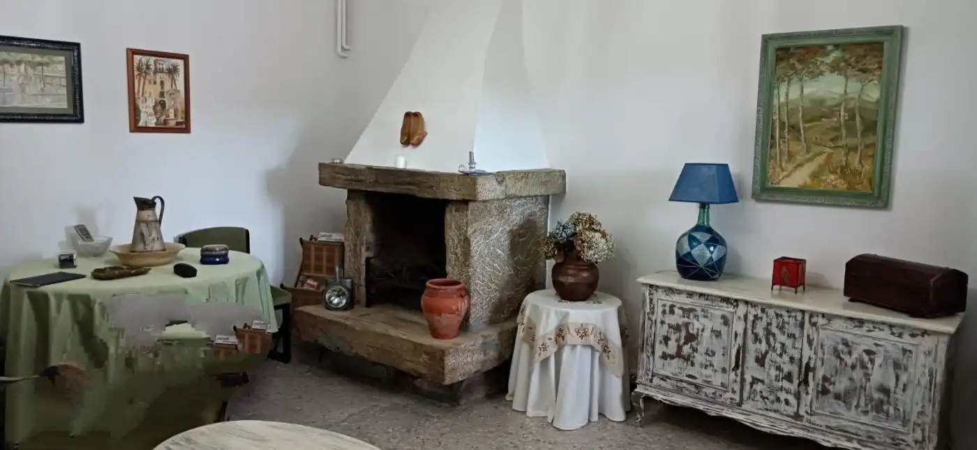 Sala d'estar de Casa o xalet en venda en Monfero amb Calefacció, Jardí privat i Traster