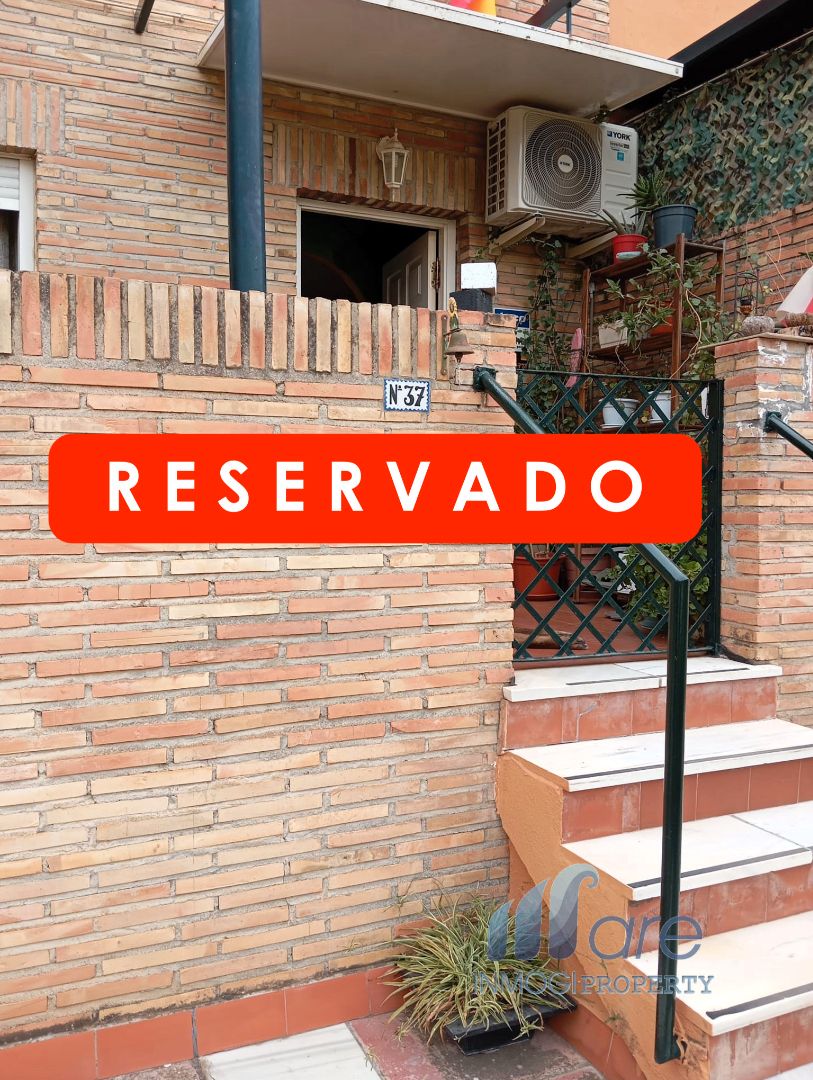 Exterior view of Duplex for sale in Cenes de la Vega  with Air Conditioner, Heating and Private garden
