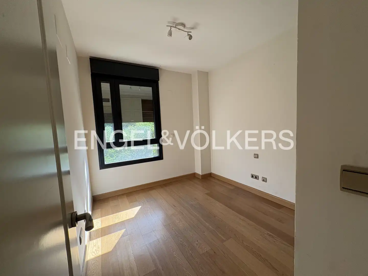 Bedroom of Flat for rent in Sevilla  with Air Conditioner, Heating and Private garden
