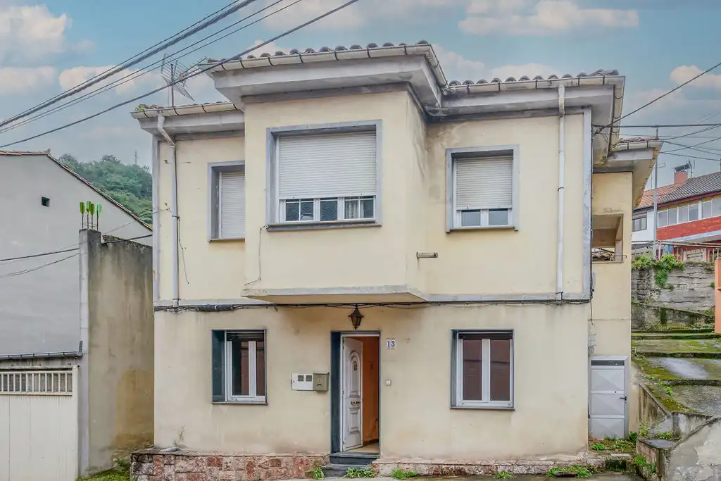 Piso en venta en C/ La Provia, Aller