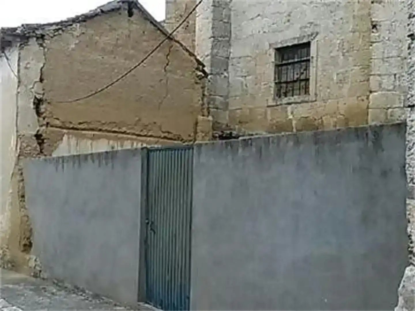 Vista exterior de Casa adosada en venda en Fuentes de Valdepero