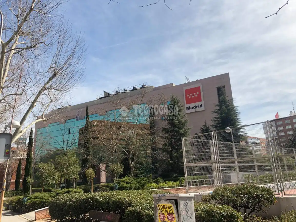 Vista exterior de Garatge en venda en Madrid