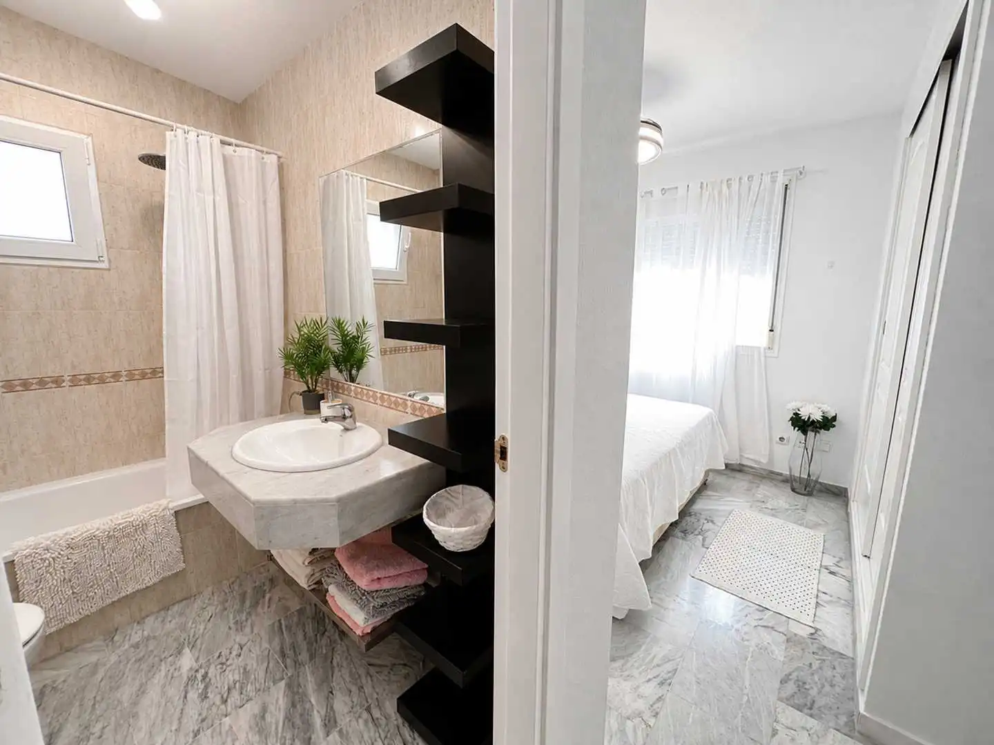 Baño de Planta baja en venta en Manilva con Jardín privado, Terraza y Trastero