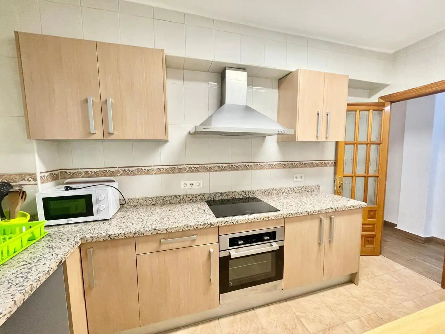 Cuina de Pis de lloguer en Granada amb Terrassa, Moblat i Balcó