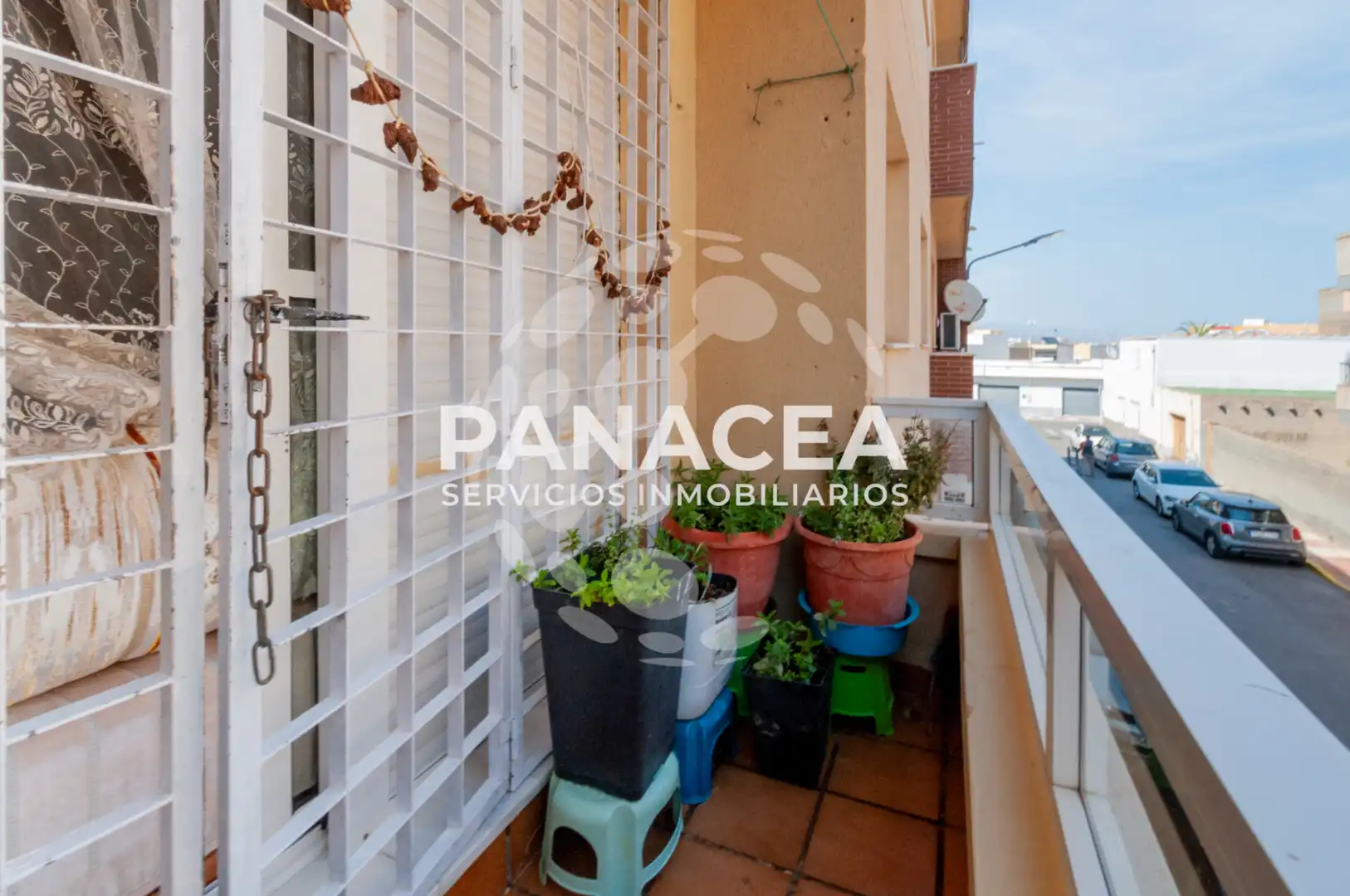 Terraza de Piso en venta en Roquetas de Mar con Amueblado, Horno y Lavadora