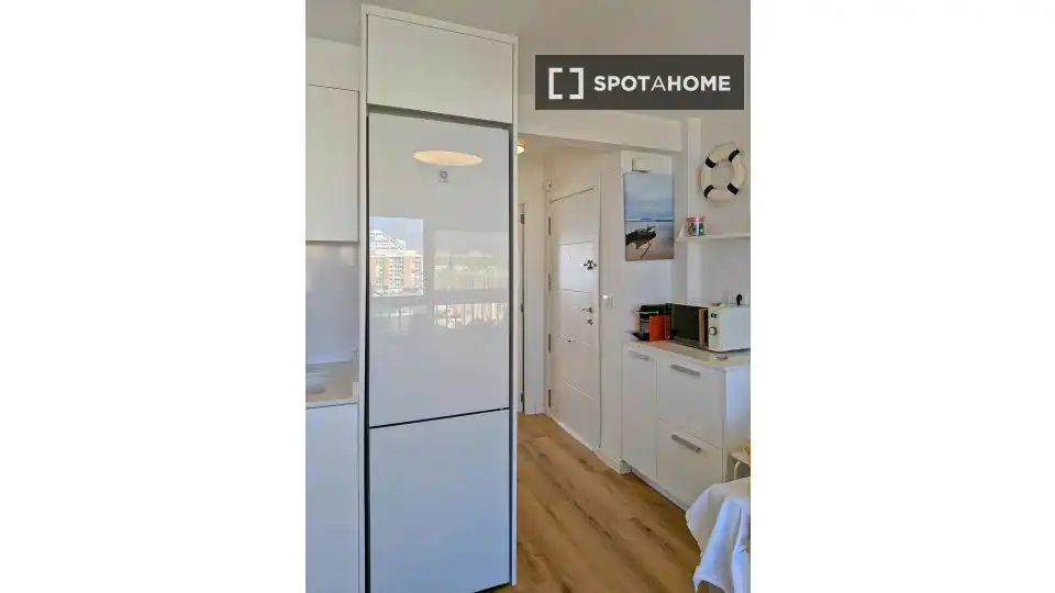 Schlafzimmer von Wohnung zur Miete in Valencia mit Klimaanlage, Heizung und Möbliert