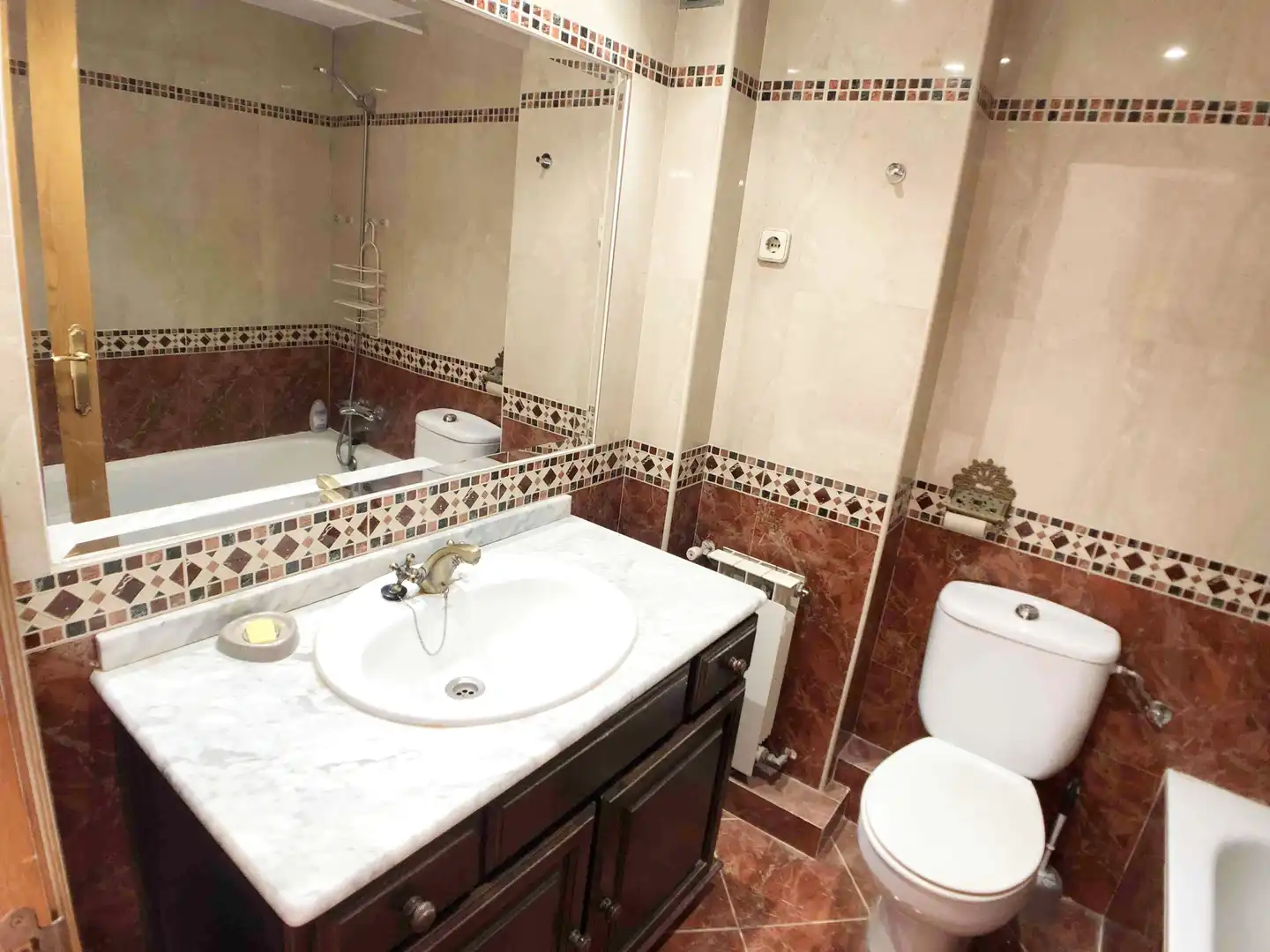 Baño de Piso de alquiler en Madrid con Aire acondicionado, Calefacción y Parquet
