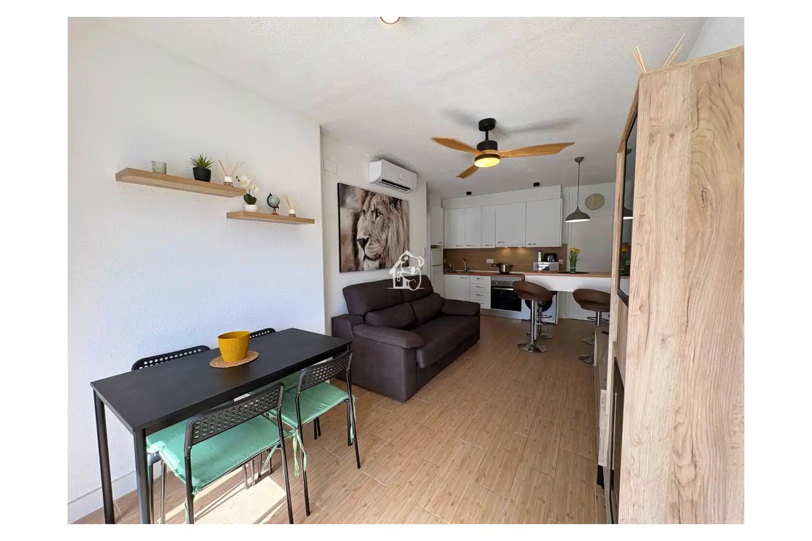 Living room of Ground floor for rent in Torrevieja  with Air Conditioner, Private garden and Terrace