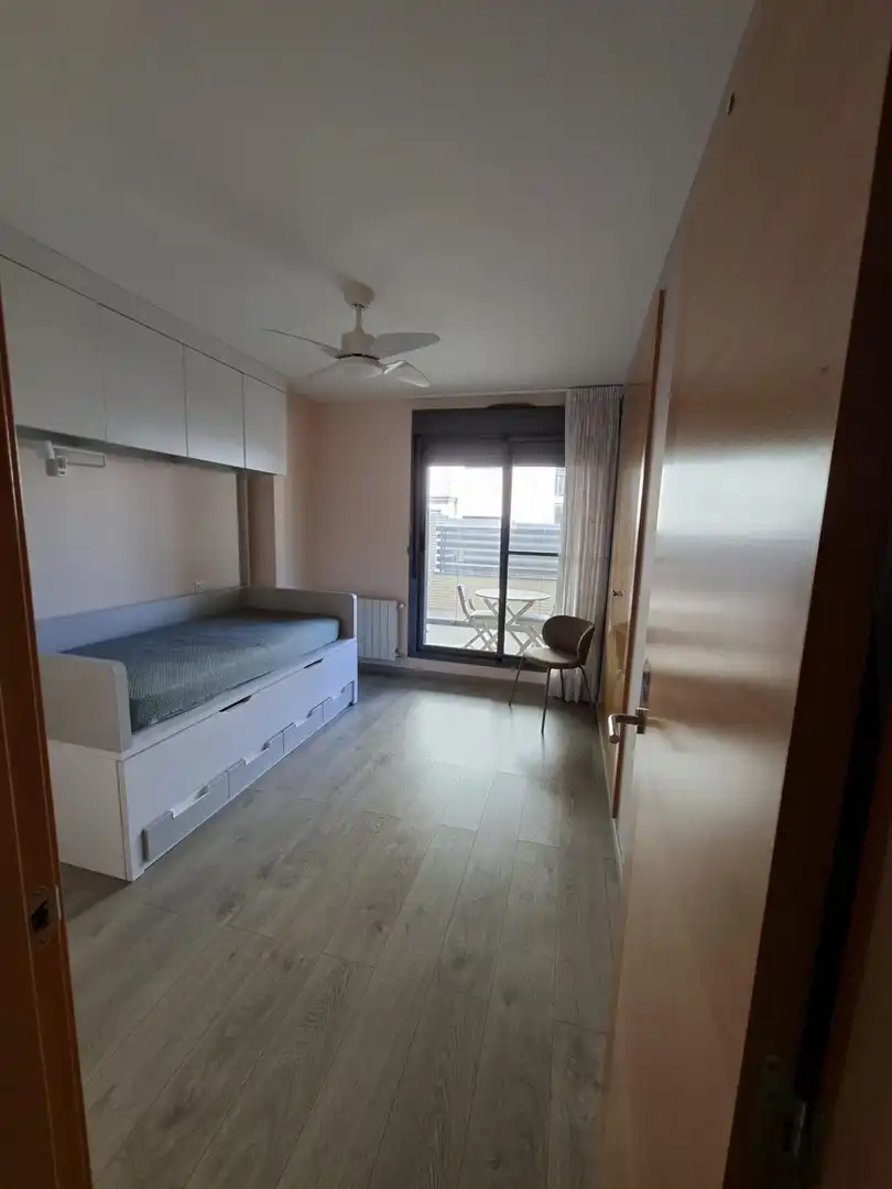 Habitación de Planta baja en venta en Paterna con Aire acondicionado, Calefacción y Jardín privado