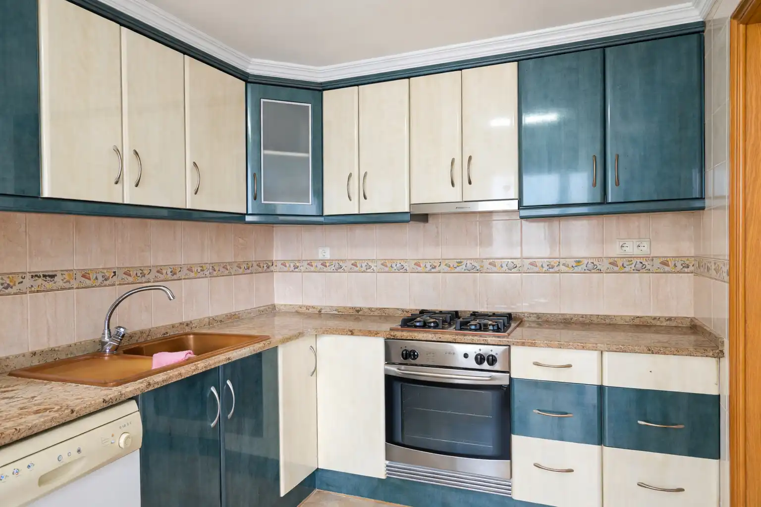 Kitchen of Apartments for sale in Dénia  with Washing machine, Microwave and TV