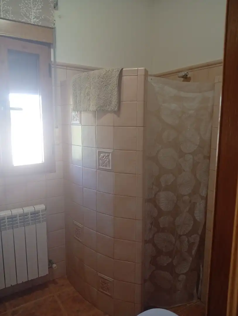Baño de Casa o chalet en venta en Jaén con Aire acondicionado, Calefacción y Jardín privado