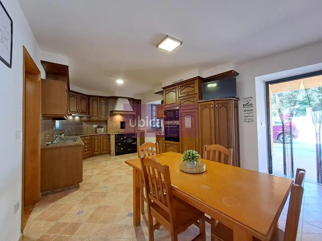 Küche von Haus oder Chalet zum Verkauf in Tui mit Heizung, Privatgarten und Terrasse