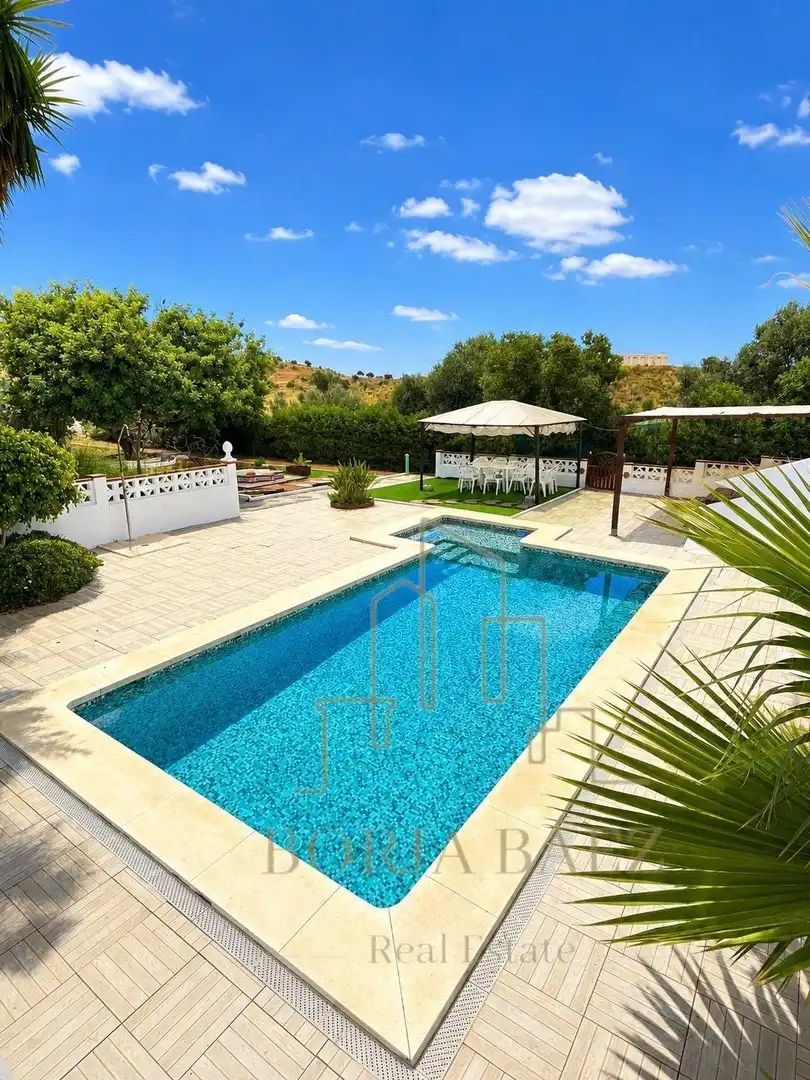 Chalet en venta en Benajarafe, imagen 2