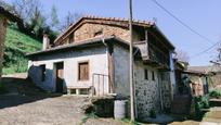 Vista exterior de Casa o xalet en venda en Langreo amb Traster i Piscina