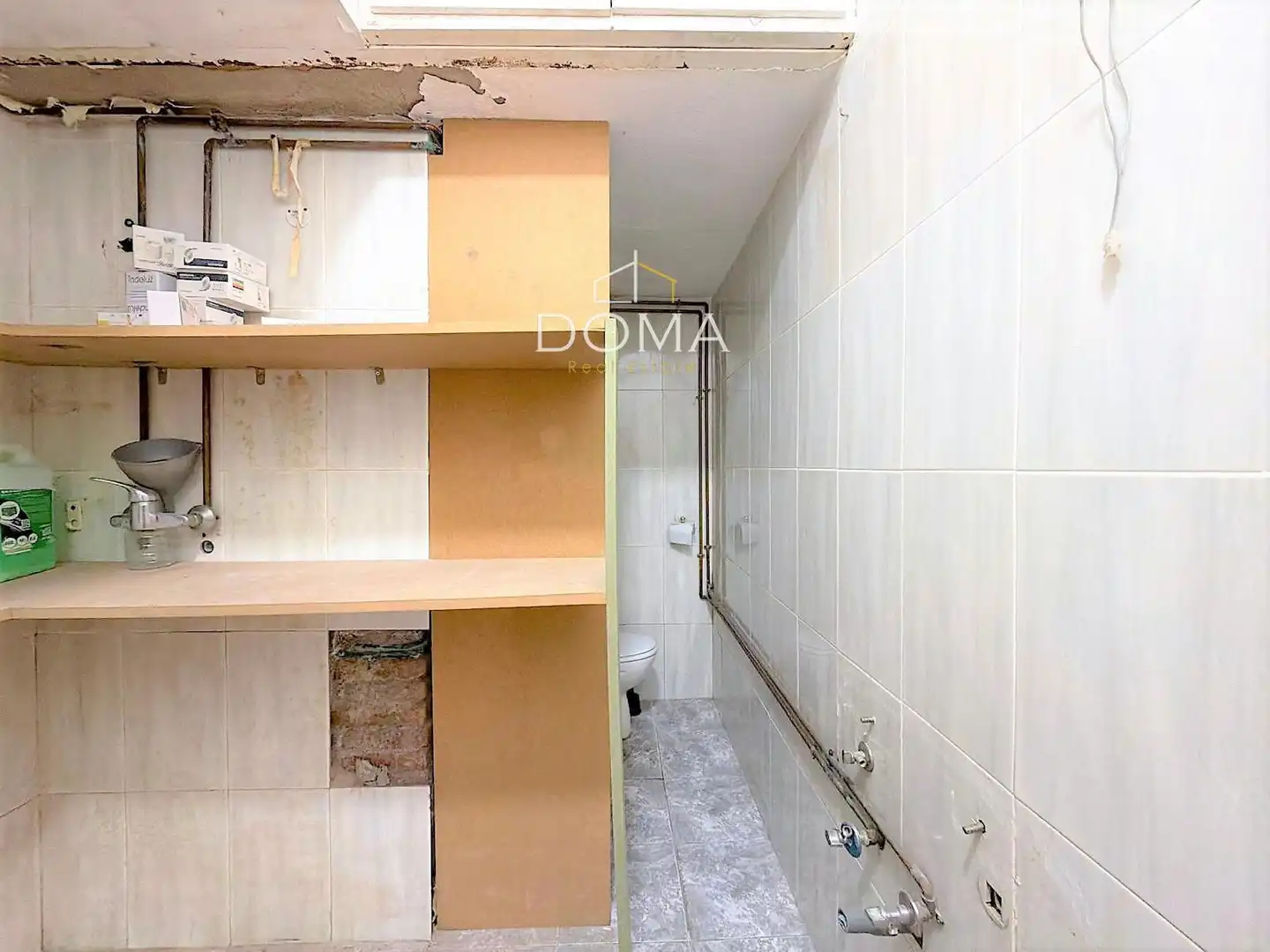 Bathroom of Commercial properties for sale in Barcelona