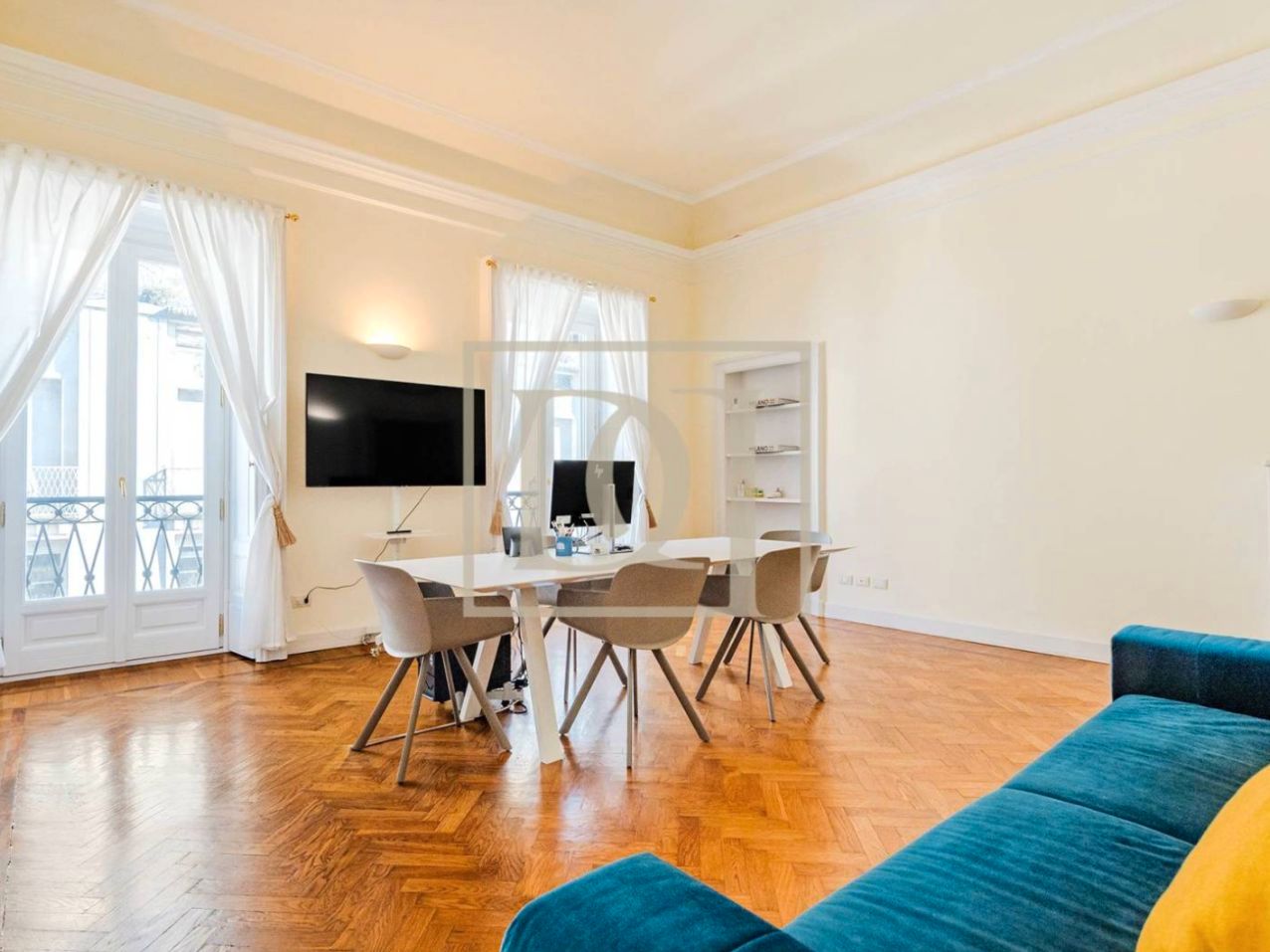 Dining room of Office to rent in  Madrid Capital  with Air Conditioner, Heating and Internet