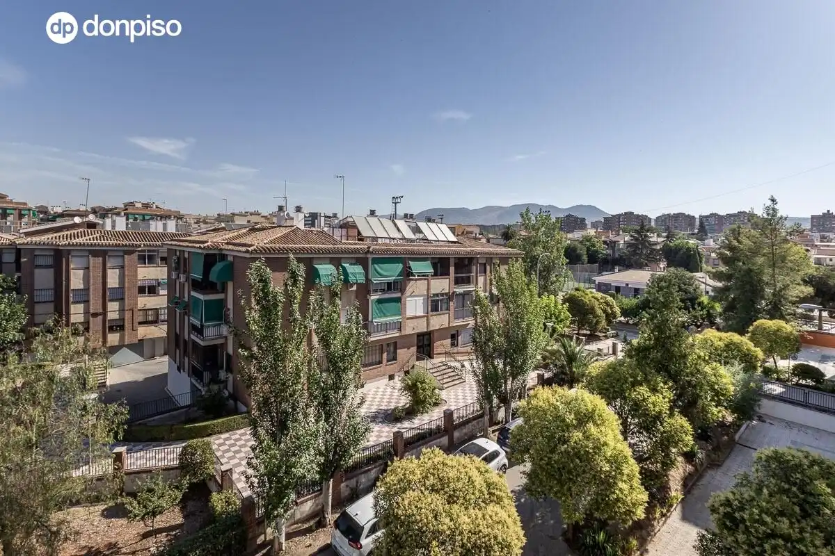 Exterior view of Flat for sale in Granada  with Air Conditioner, Heating and Terrace